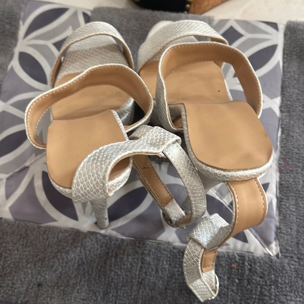 Heels size 7